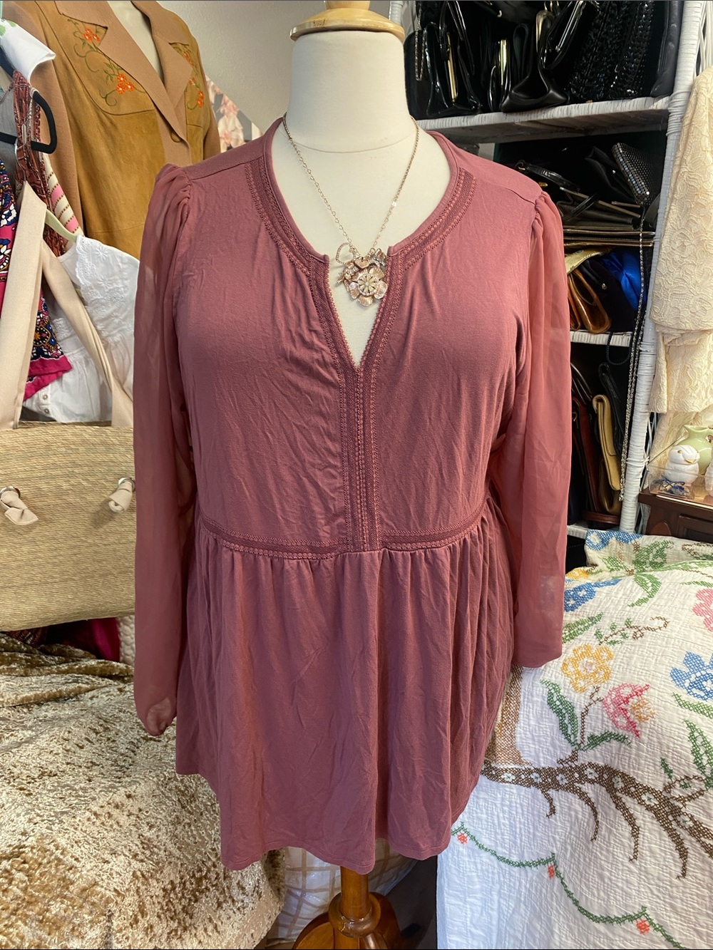 Torrid super soft - Retro Dusty Rose sheer Long-Sleeve Peplum Top 4X